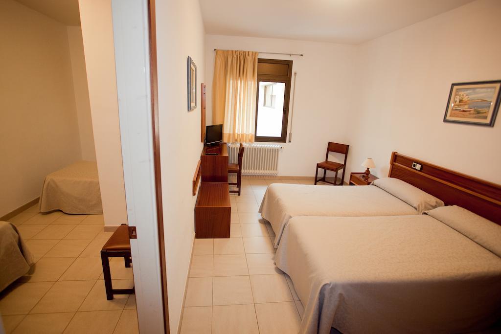 Hotel Beri Llança Camera foto