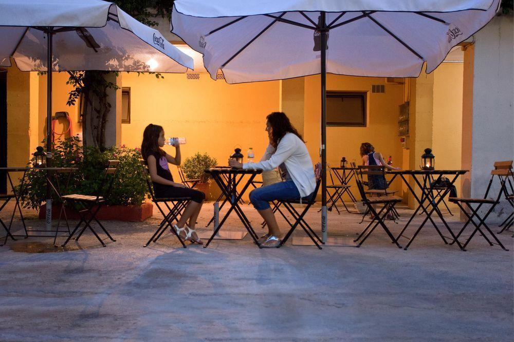 Hotel Beri Llança Esterno foto
