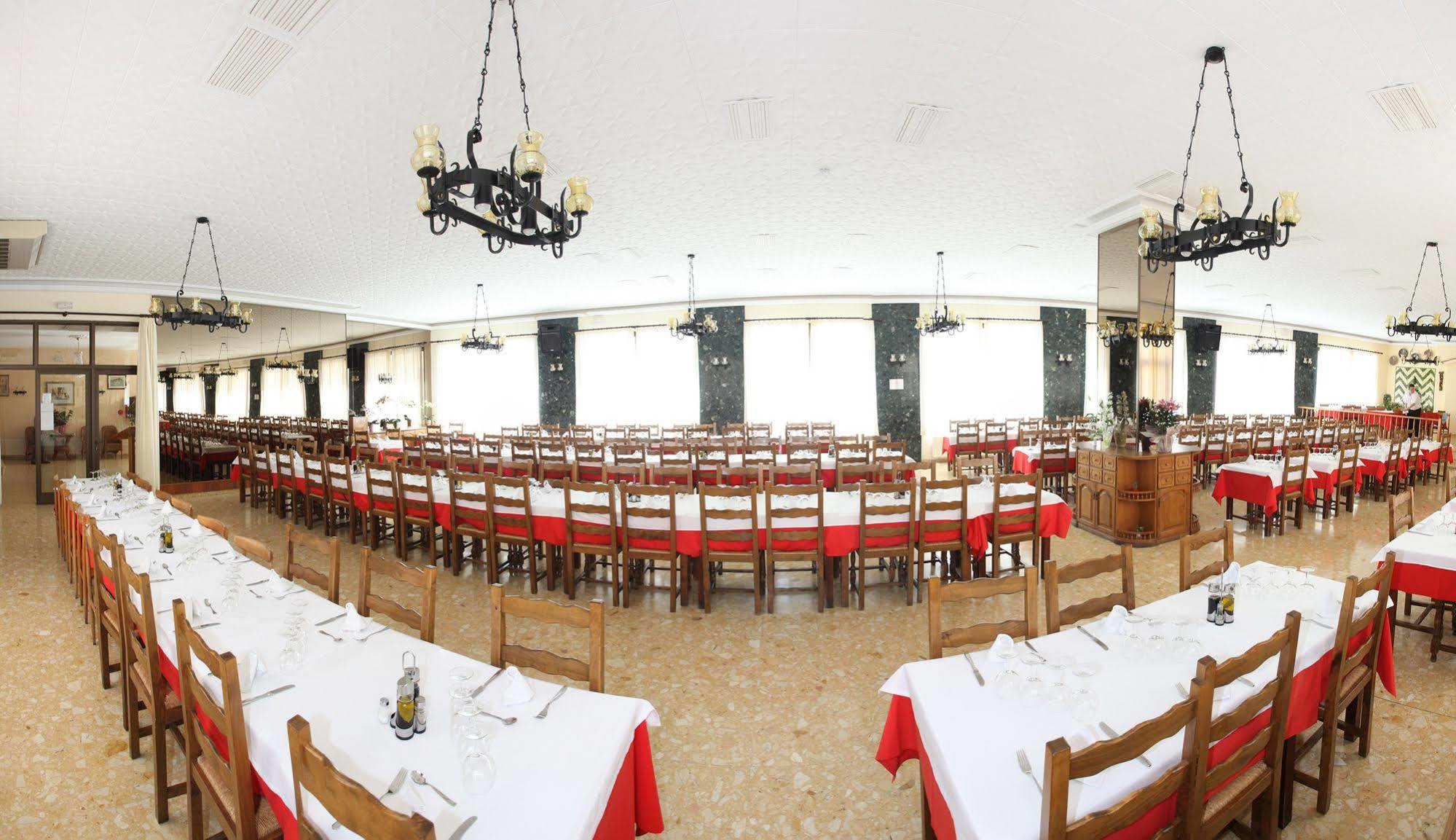 Hotel Beri Llança Esterno foto