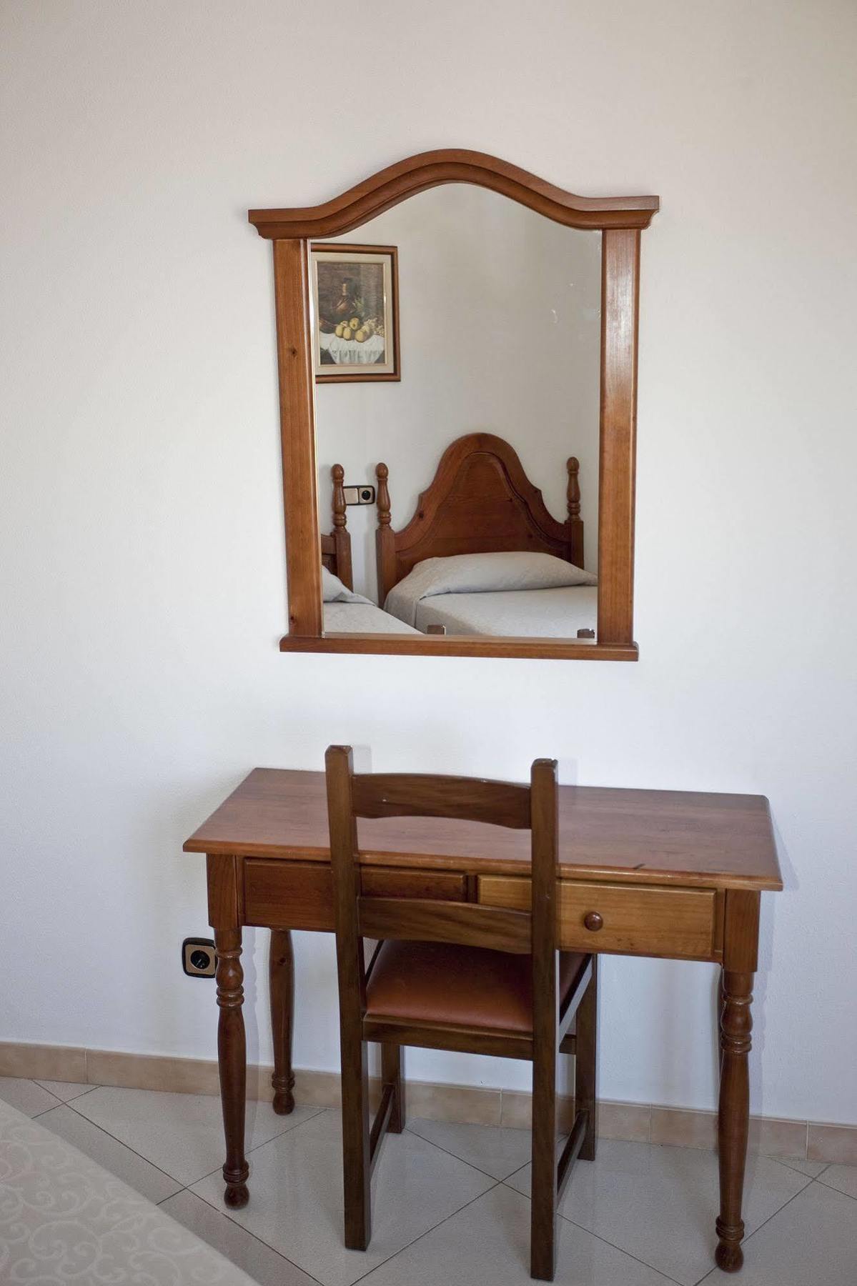Hotel Beri Llança Esterno foto