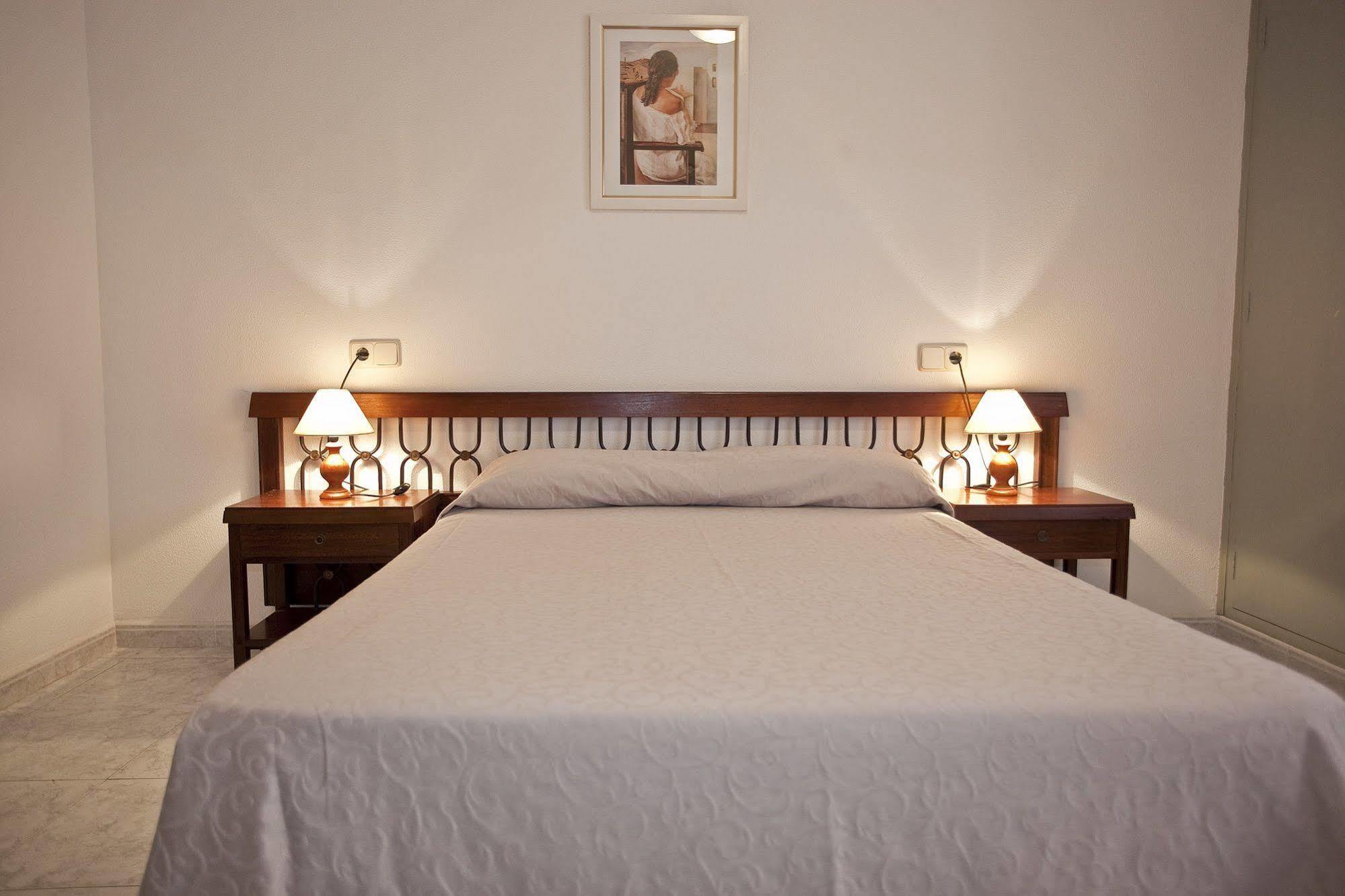 Hotel Beri Llança Esterno foto