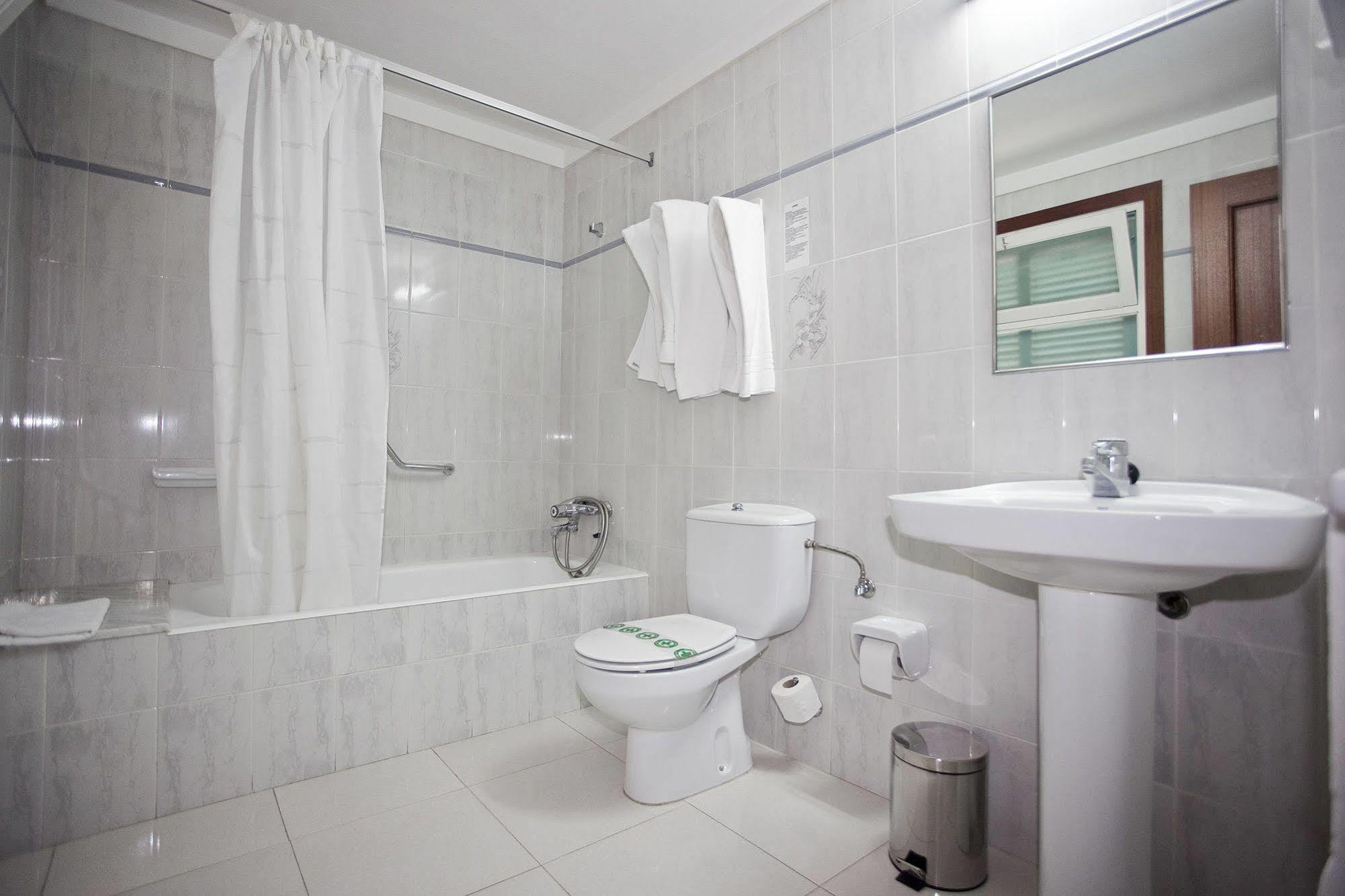 Hotel Beri Llança Esterno foto