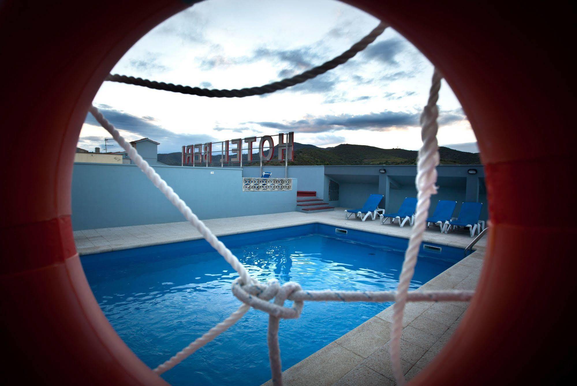 Hotel Beri Llança Esterno foto