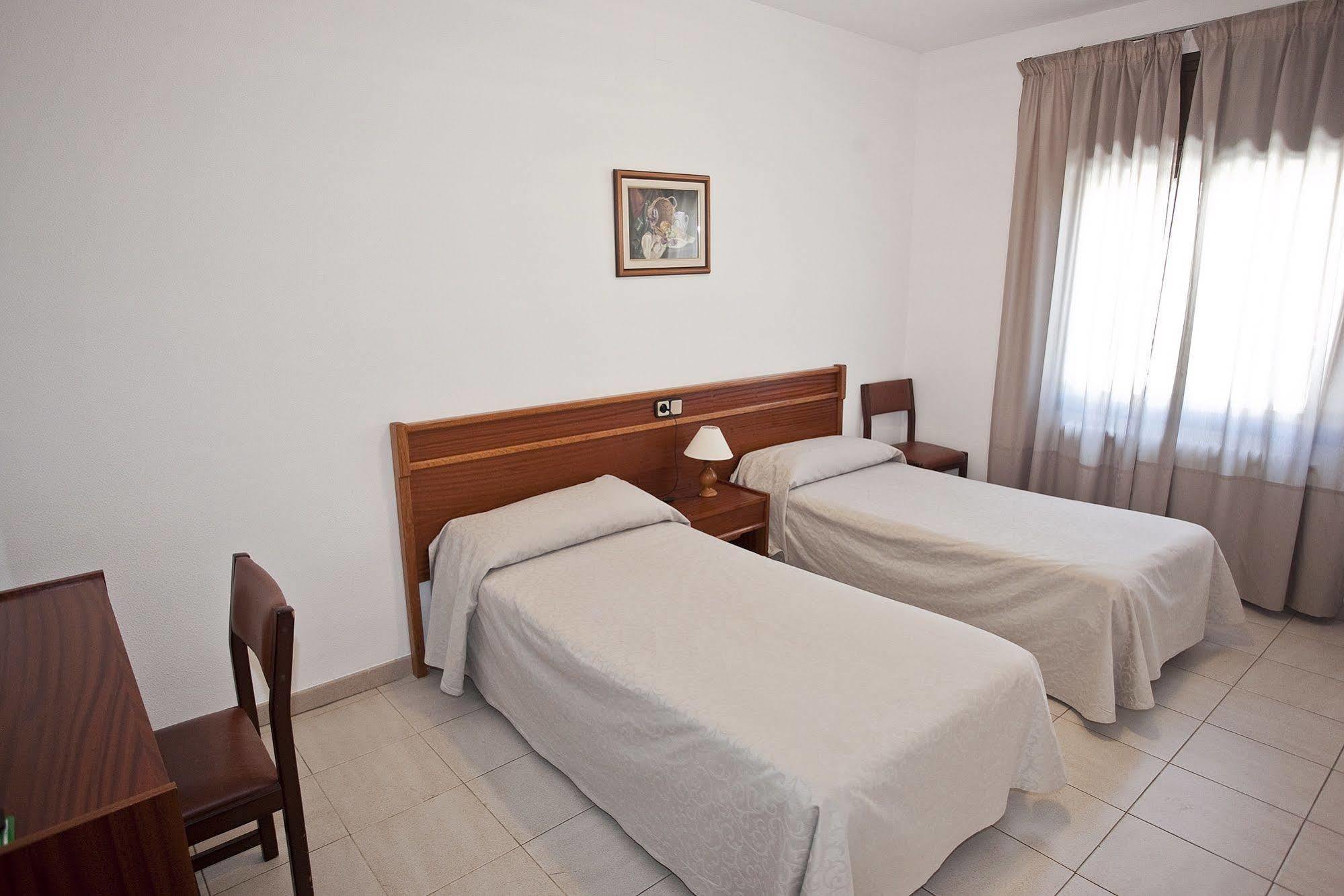 Hotel Beri Llança Esterno foto